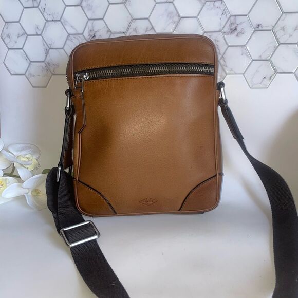 Fossil Wright North South City Crossbody Bag - Picture 2 of 10